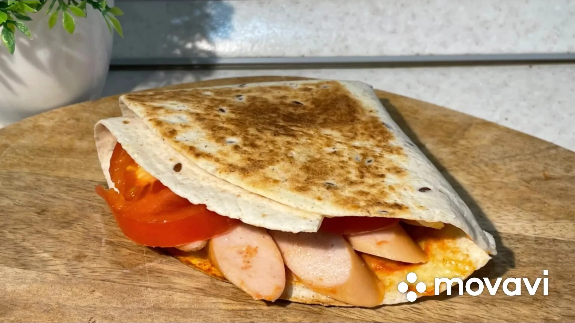 Мексиканская лепешка 4. Как сделать сэндвич с сыром из мексиканской лепёшки. Мексиканская лепешка на гриле с начинкой. Тортилья мексиканская. Tortillas мексиканские лепешки.