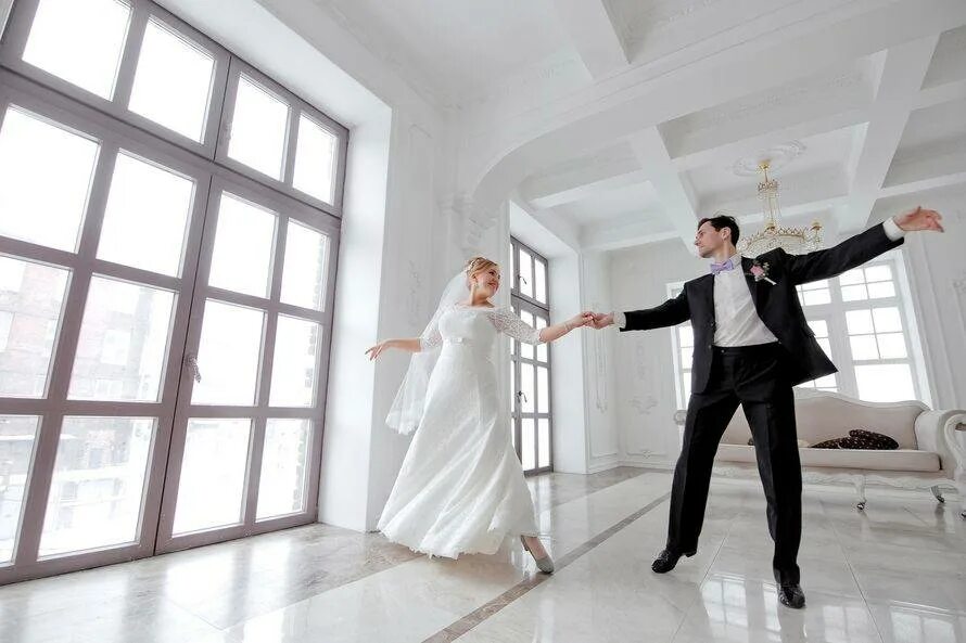 Песни для первого свадебного танца. Свадебный танец. Свадебный танец жениха и невесты. Постановка свадебного танца. Учим свадебный танец.