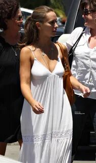 Jennifer-Love-Hewitt-pokies-2 Braless Blog.