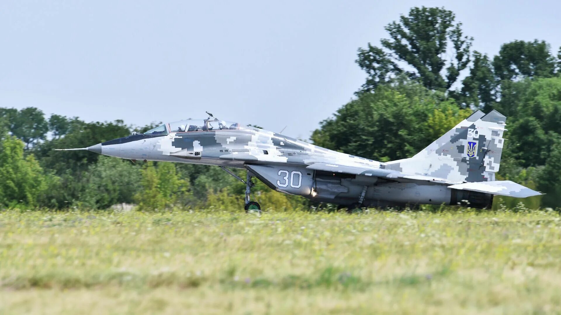 Миг-29 ВВС Украины. Миг-29 истребитель Украина. Миг-29 истребитель ВВС Украины. Уничтоженный миг 29 ВВС Украины.