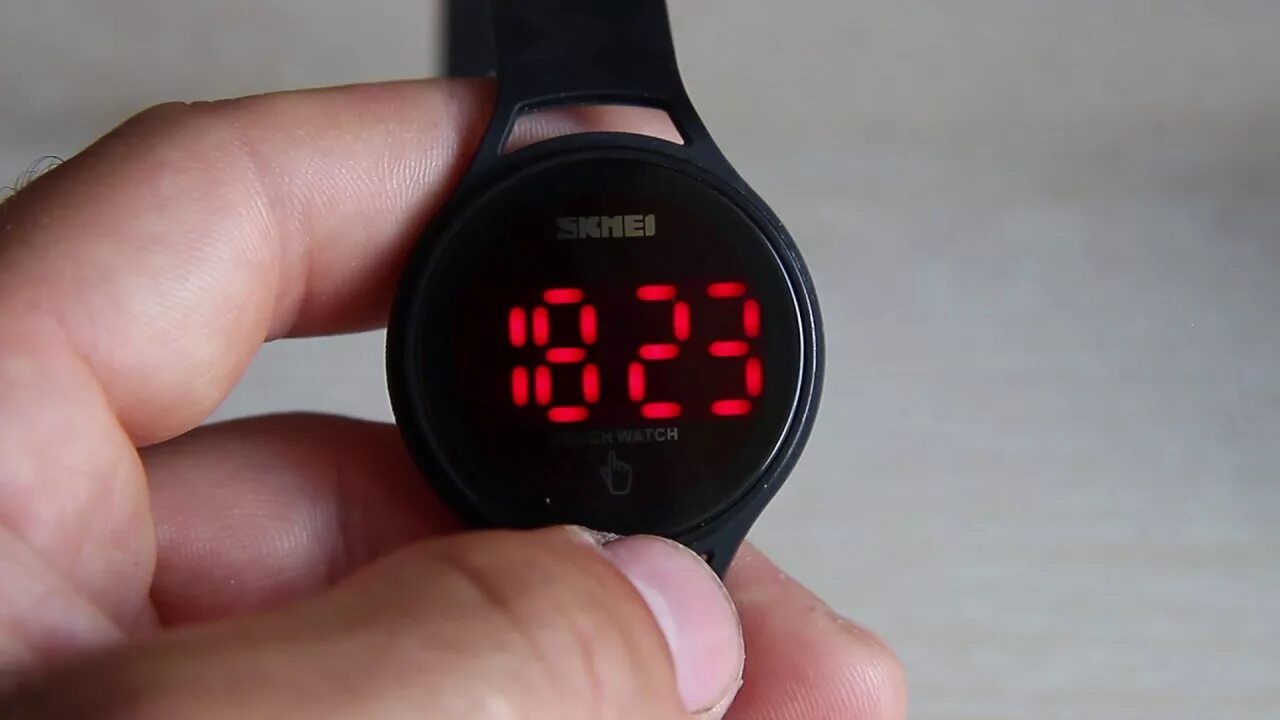 Кнопка 1 час. SKMEI led watch. Часы SKMEI led watch. Китайские светодиодные часы. Часы с сенсорной кнопкой.