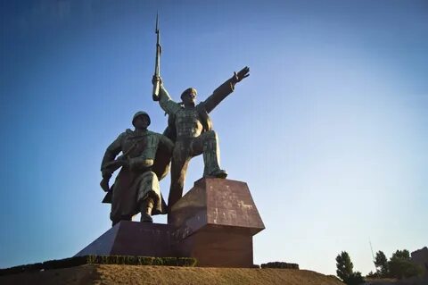 Гор памятники