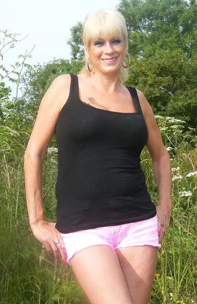 частный фотоальбом женщины мамки. реальные жены. Yana mironenko яна. обмен фото мамок чат. женщины в возрасте частное.