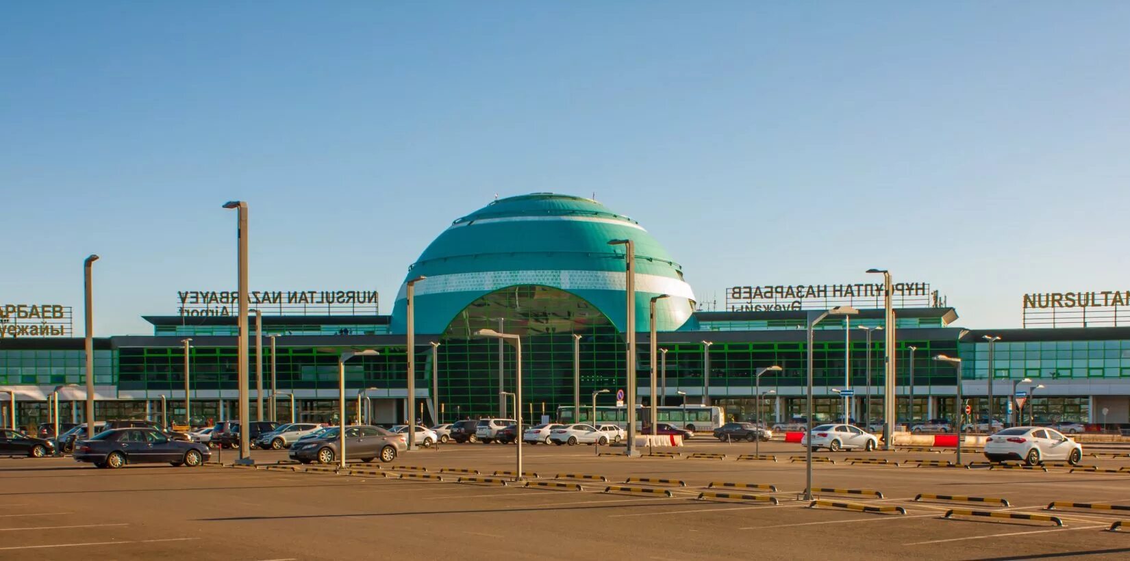 Такси астана аэропорт астаны. Аэропорт Нурсултан Назарбаев. Нурсултан Астана аэропорт. Международный аэропорт Астана терминалы.