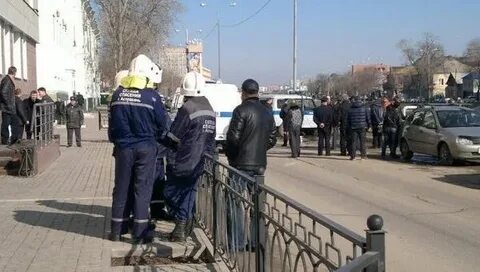 Взрослые люди ушли оставили город