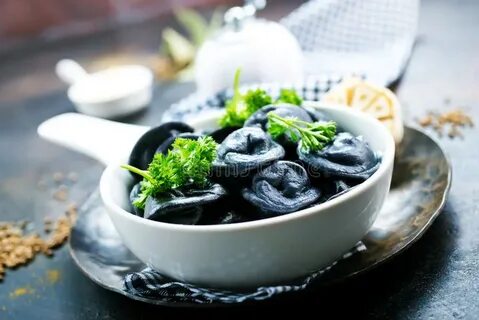 Черные пельмени рецепт