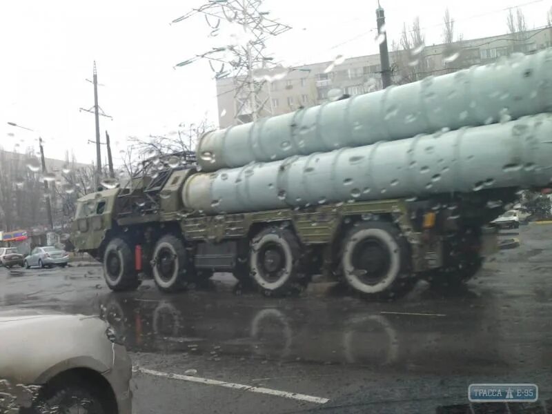 ОВВОКИУ ПВО Одесса. Колонна 300. Колонны военных, вместе с с-300. Ракетный комплекс Снежинка.