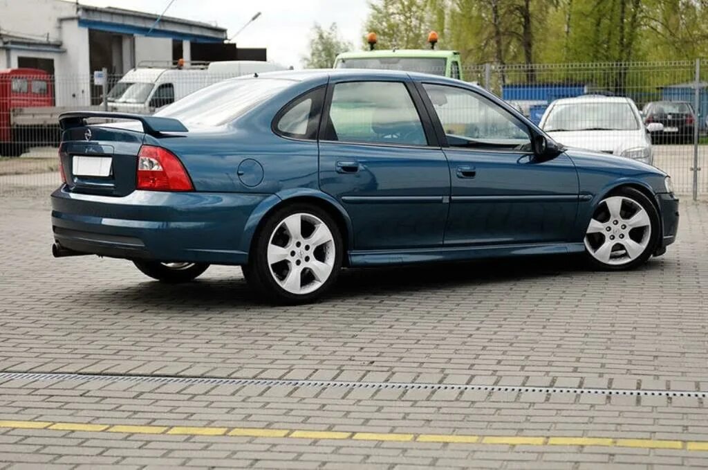 Opel Vectra a r17. Opel Vectra b r17. Диски r17 на Opel Vectra b. Вектра б r17. Колеса опель вектра б