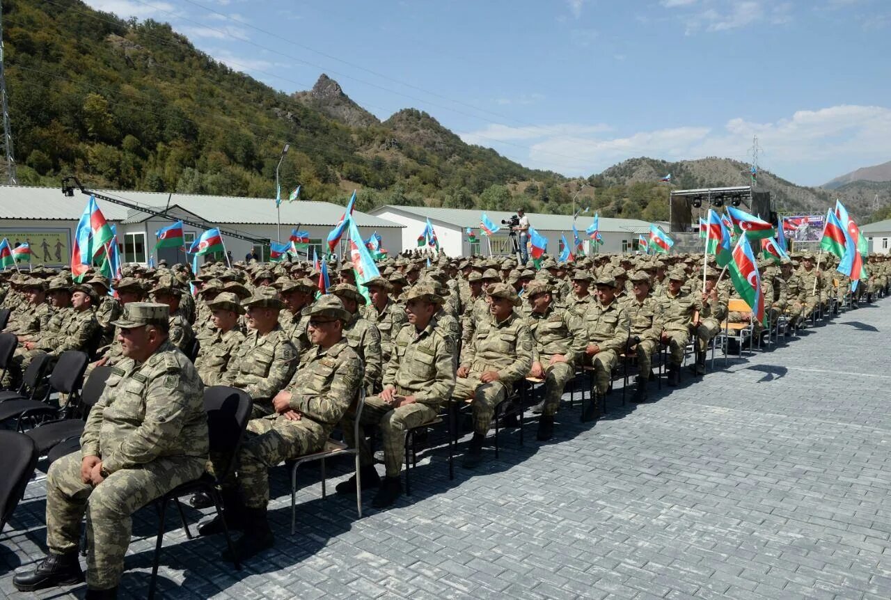 Азербайджанские военные. Солдаты Азербайджана. Армия Арцаха. Карабах Азербайджан фото. Родной азербайджан