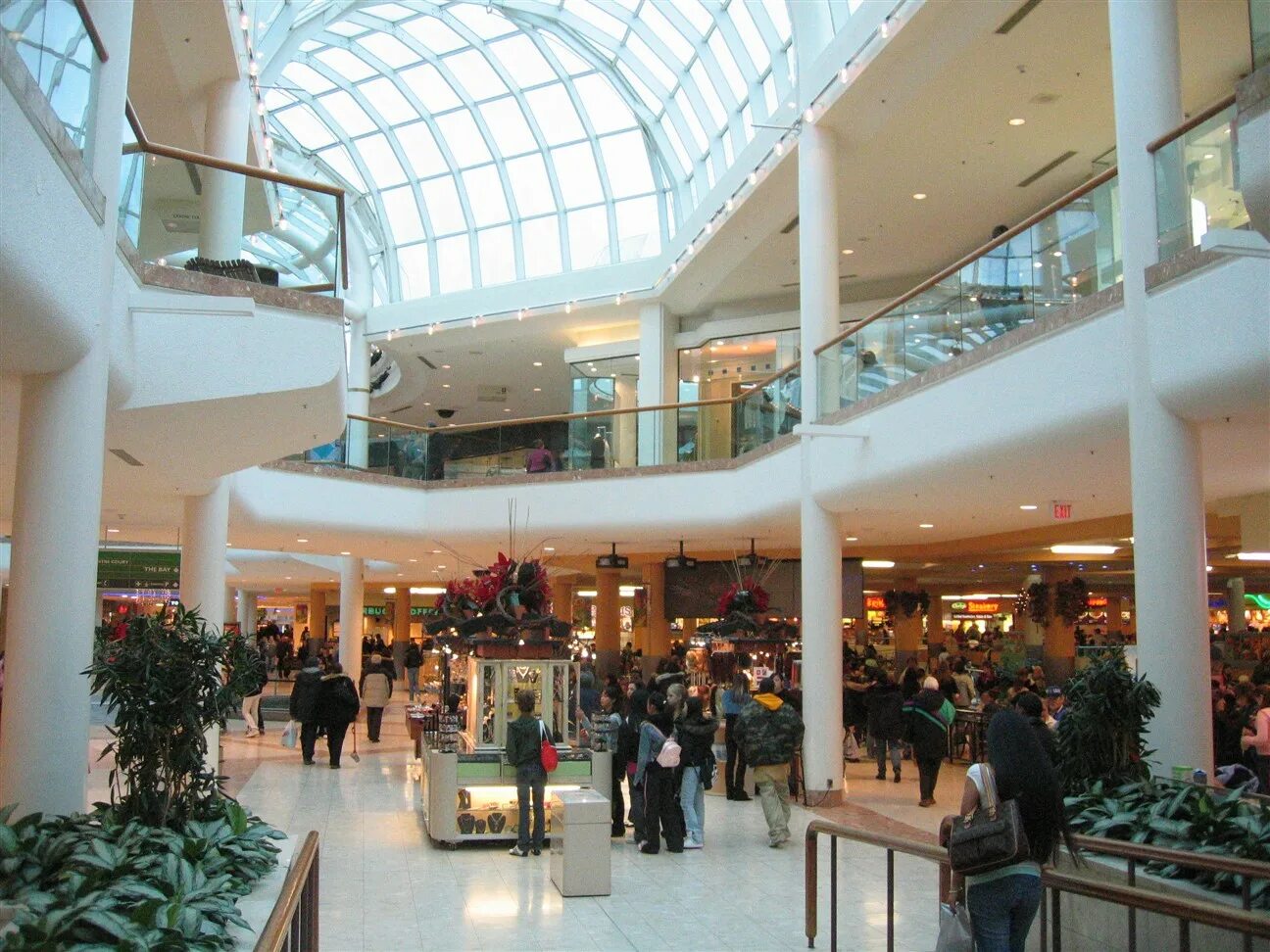 Торговый центр в Канаде. Canada торговый центр Турция. Square one shopping Center. Bayside Mall 1 января.