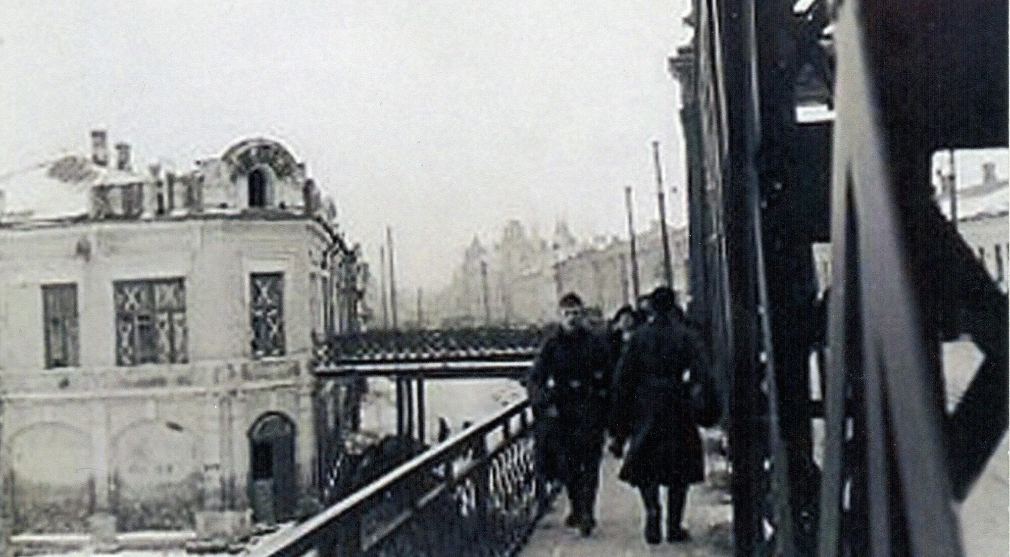 Разрушенный орел. Оккупация орла в 1941. Марiинскiй мост город орёл. Город Орел 1943. Оккупация города орла.