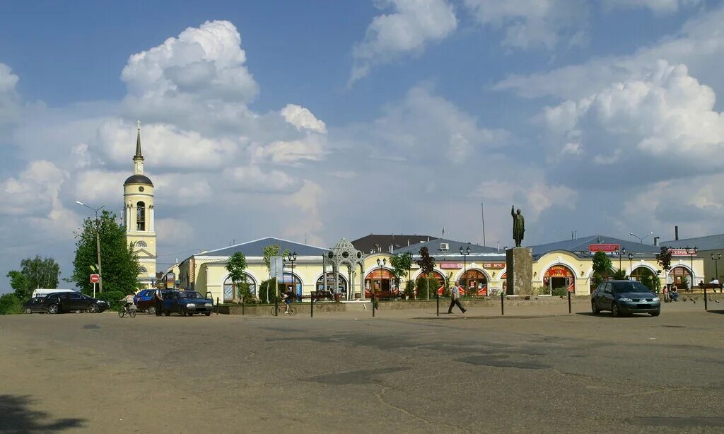 Улица ленина боровск. Площадь боросск центральная боровск. Боровск город калужская область площадь ленина. Боровск площадь ленина. Магазин фермер в боровске.
