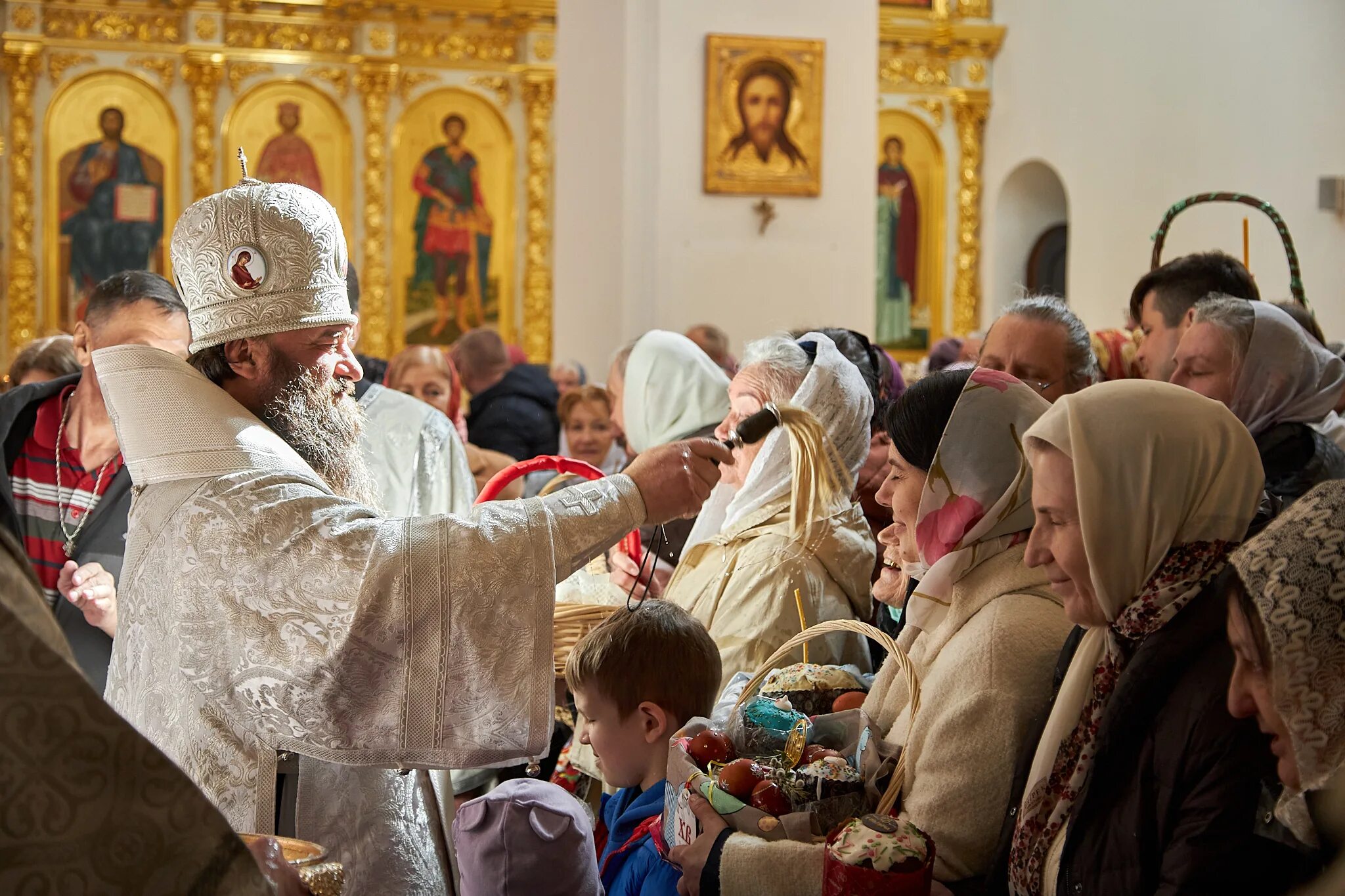 Цвет одежды в великую субботу