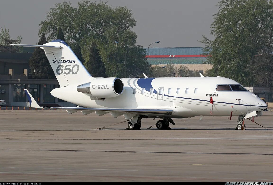 Bombardier 650. Cl650 Challenger. Бомбардир Challenger 650. Bombardier Challenger 650 частный. Bombardier Challenger 650 салон.