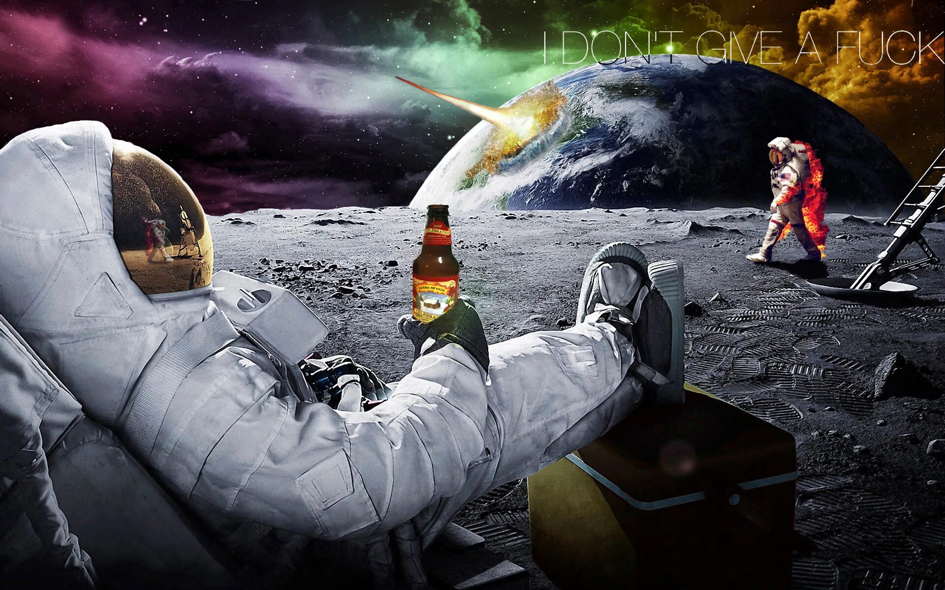 Я смотрю на луну и никак не. Космонавт Carlsberg. Космонавт в космосе. Космонавт с пивом. Космонавт с пивом на Луне.