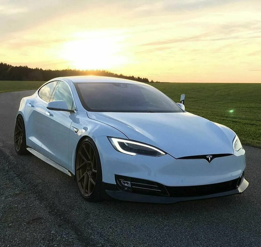 Автомобиль s. Электромобиль Тесла. Тесла model s. Машина Tesla model s. Электромобиль Tesla model s.