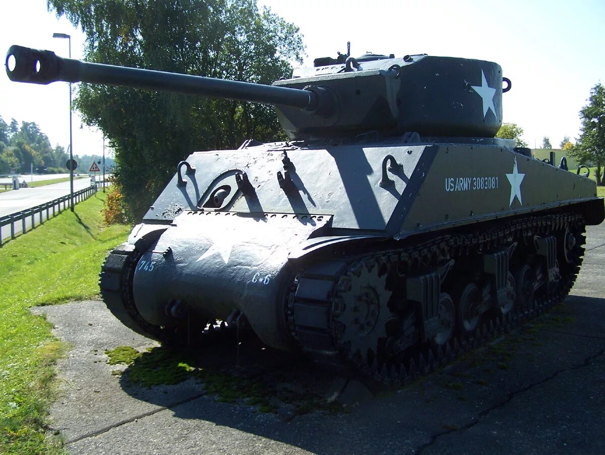 Танк cobra. Танк м4а3е2 Шерман джамбо. Шерман джамбо 76w. Танк m4a3e2 Sherman Jumbo. M4a3e2 Cobra King.