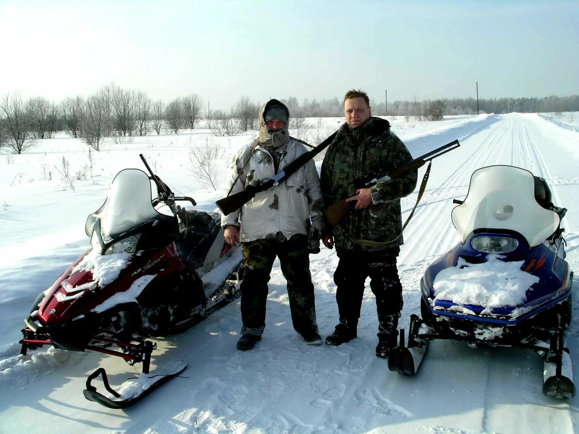 Снегоход охотничий. Охота на снегоходе. Охотник на снегоходе. Снегоход для охоты и рыбалки.