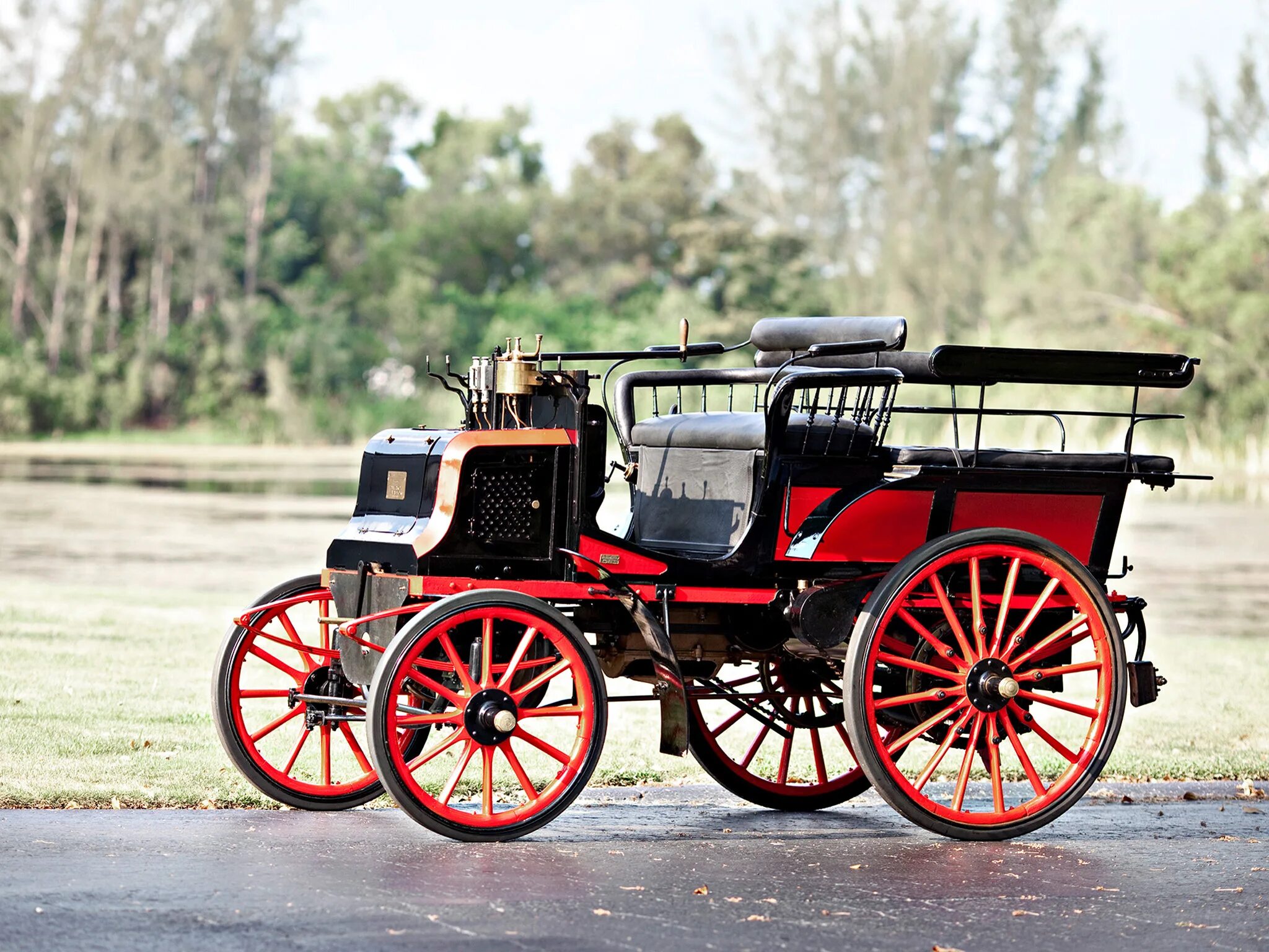 Автомобиль 18. Автомобиль Карл Бенц 1885 год. Daimler 1897. Автомобиль Даймлер 1898 год. Первый автомобиль 19 века.