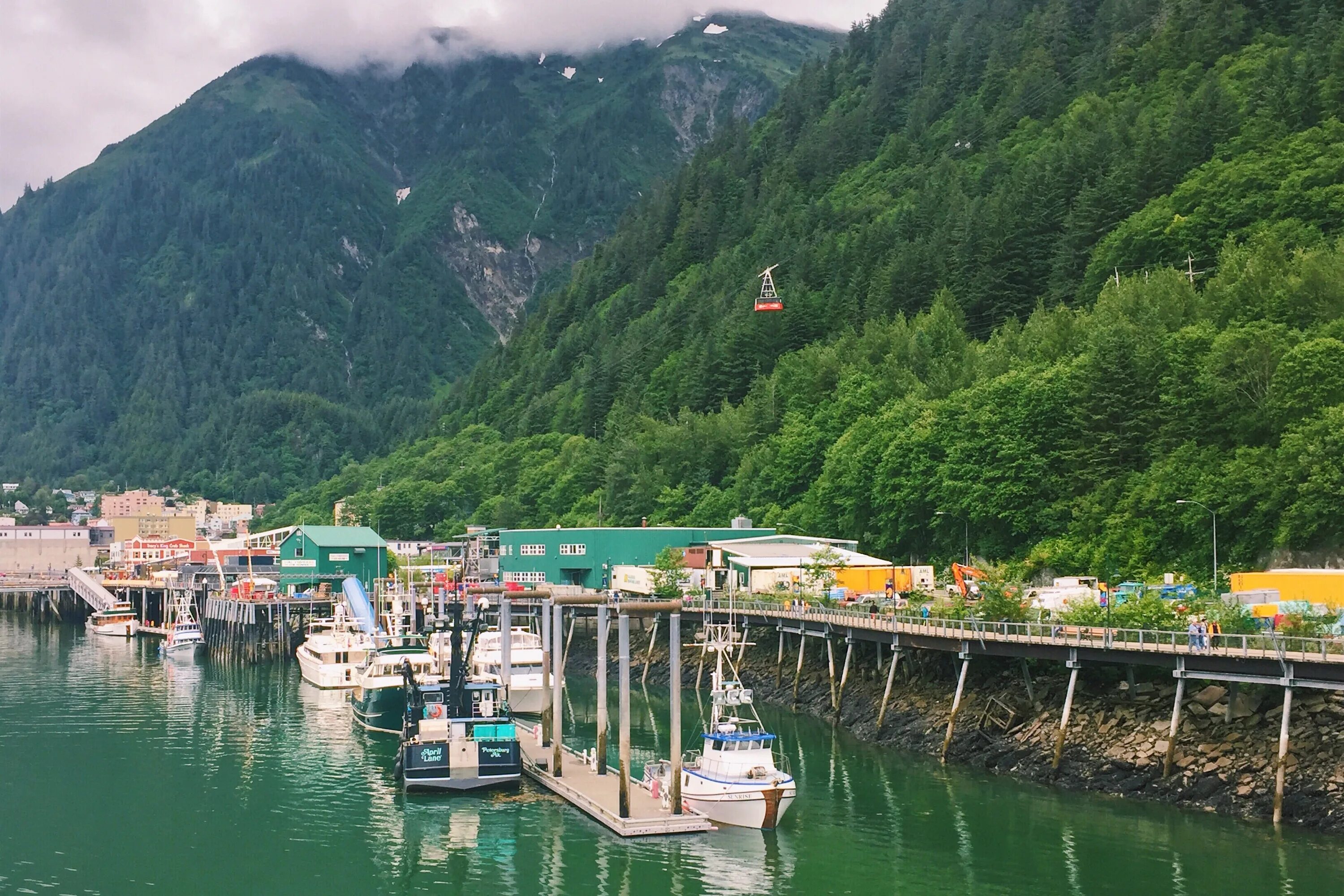 Джуно город. Juneau AK. Juneau Alaska. Джуно озеро.