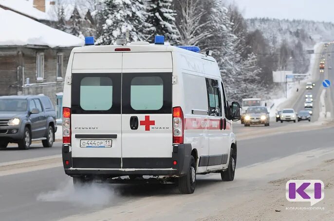 Скорая сыктывкар. Машины сыктывкар. Медики сыктывкар. Машина желтые сыктывкар. Станция скорой помощи сыктывкар.