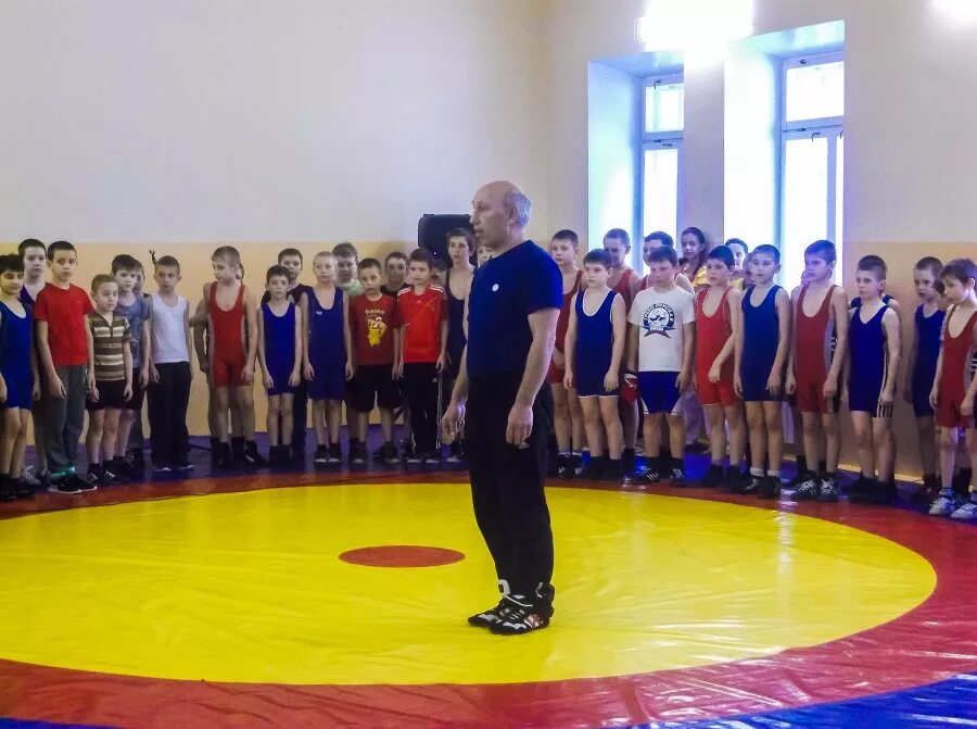 школа греко римской борьбы. спортивная борьба дети. греко римская борьба соликамск дети. сдюсшор 64 греко-римская борьба. греко римская борьба школа промышленная.