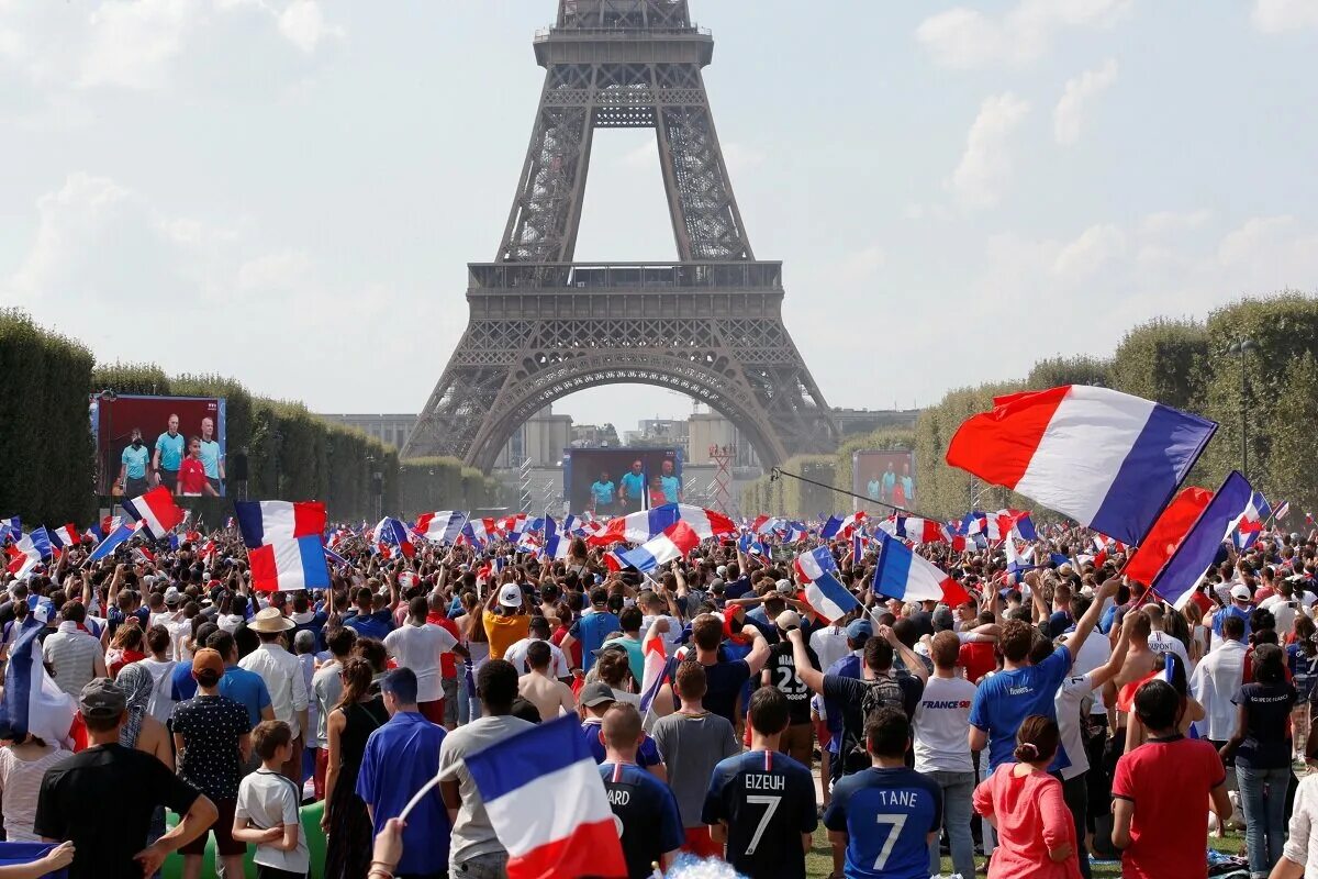Франция изменилась. Население Франции. Культура Франции. Население Парижа. Франция и французы.