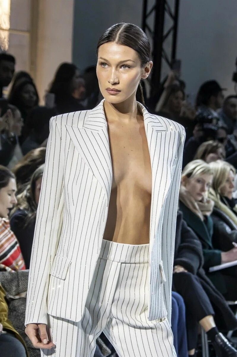 Ivana wilde. Кэти белл модель underboob 18. Люсия джаворсекова. Janna breslin нижнего белья. Sasha sideboob.