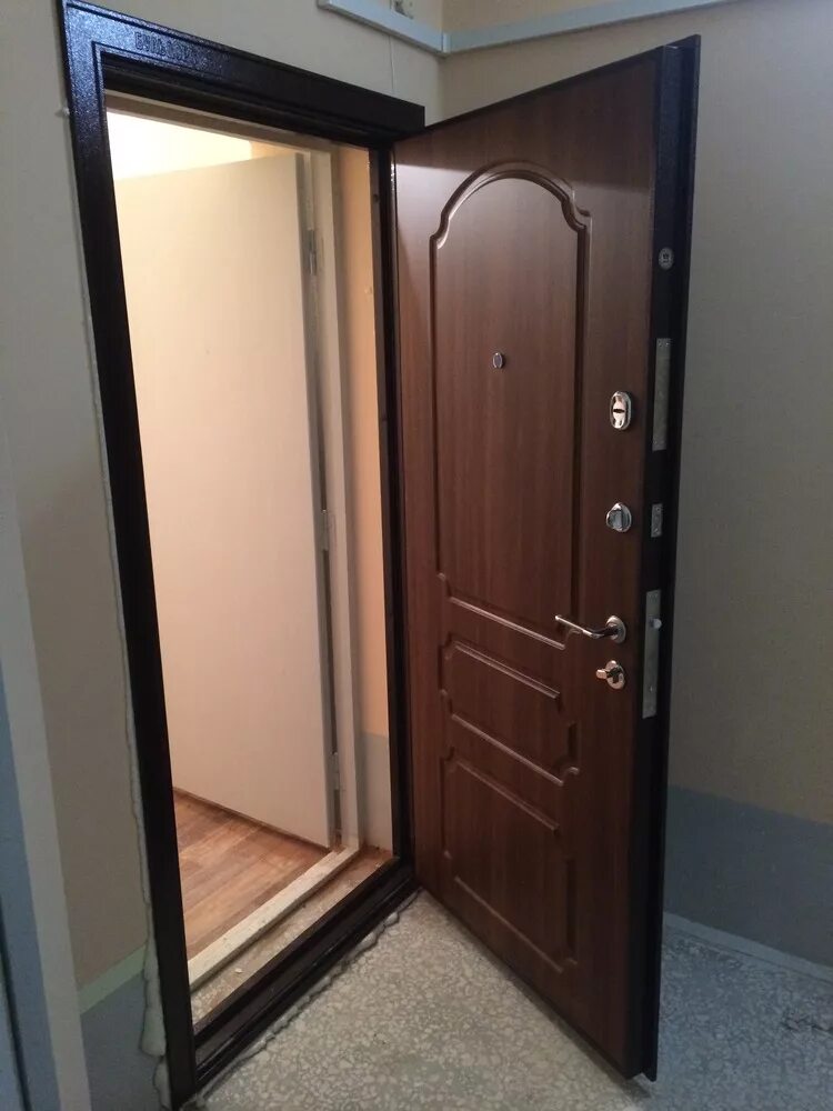 Дверь в квартиру металлсервис