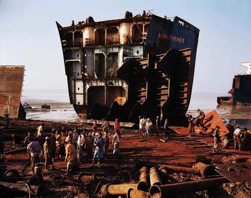 Weekend readers' pictures: Transport Amazing buildings, Ship breaking, Photo ess
