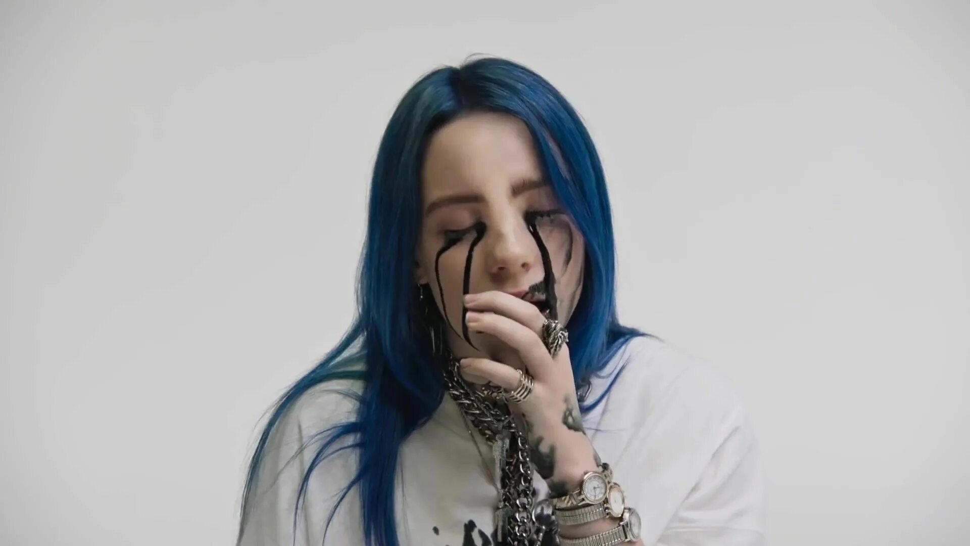 Billie eilish over. Билли Айлиш. Билли Айлиш when the Party's over. Билли Айлиш арт.