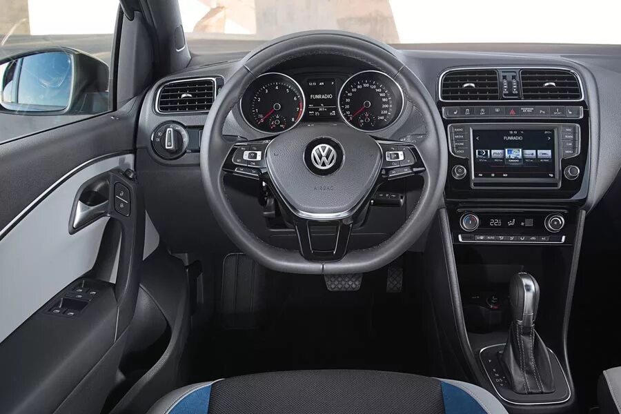 Volkswagen polo 2014 салон. Volkswagen polo sedan 2013 салон. Volkswagen polo 2015 салон. Volkswagen polo 2014 салон. Volkswagen polo 2014 торпеда.