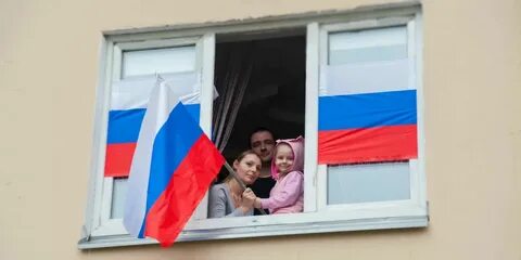 Флаг на жилом доме