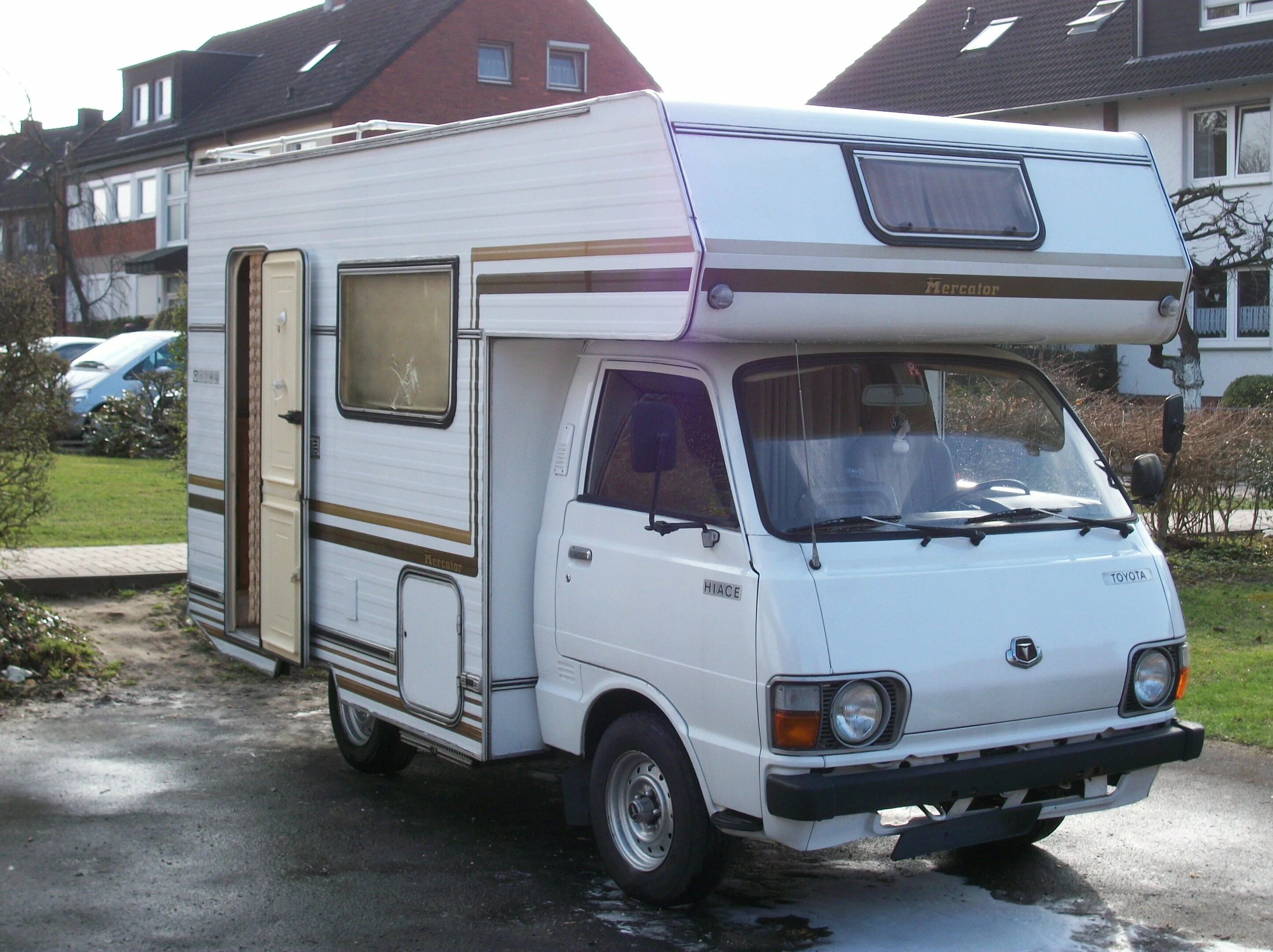 Куплю б у автодом недорогой. Хендай Портер автодом. ИЖ 2717 автодом кемпер. Toyota Hiace автодом. Автодом Таун айс.