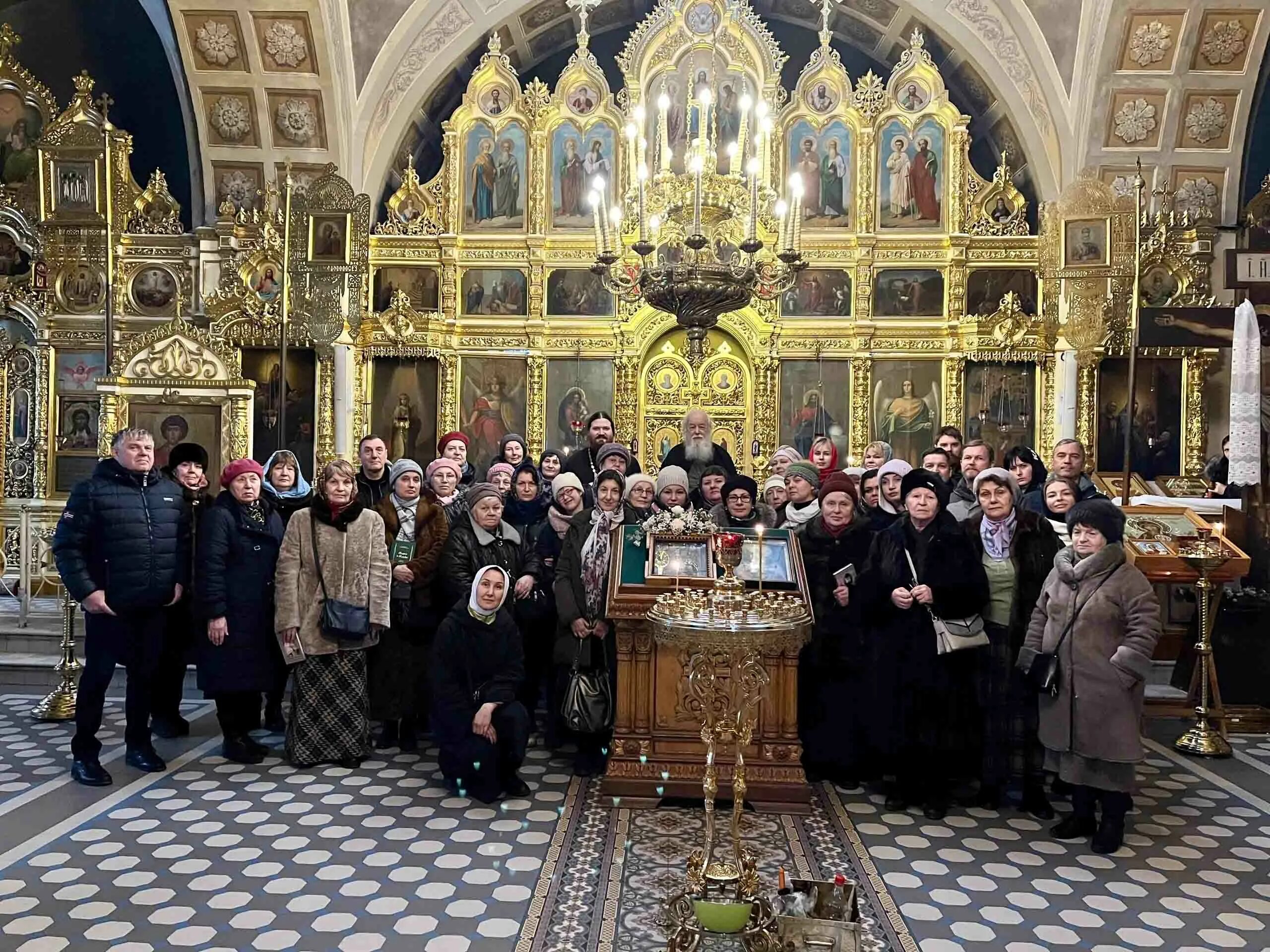 Служба в церкви в одинцово. Собор святого великомученика георгия победоносца одинцово. Храм георгия победоносца в одинцово. Вторник иверской иконы пресвятой. Иславское спасский храм.