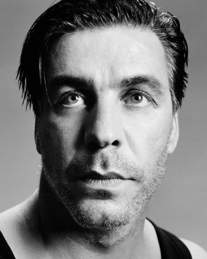 Солист rammstein. Тилль линдеманн. рамштайн тилль линдеманн. солист рамштайн. солист рамштайн тилль линдеманн.