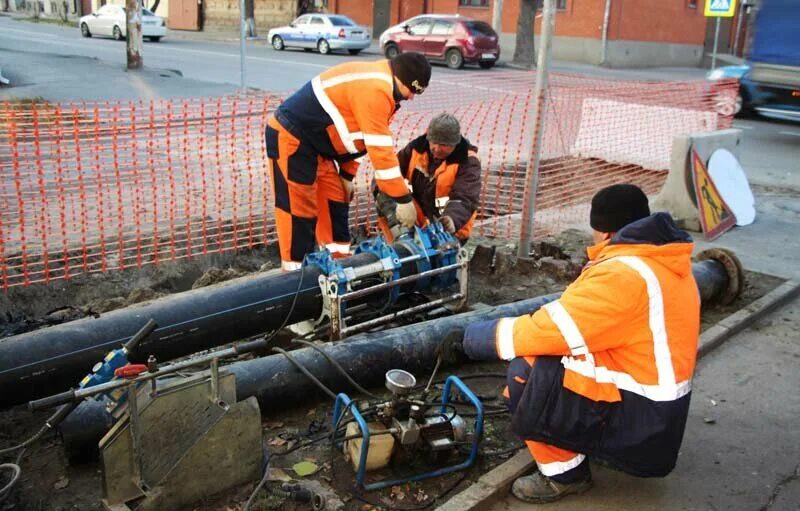 Ремонтные работы водоканала. Промышленный водопровод. Ростов Водоканал. Городские очистные сооружения АО Водоканал. Водоканал Иваново.