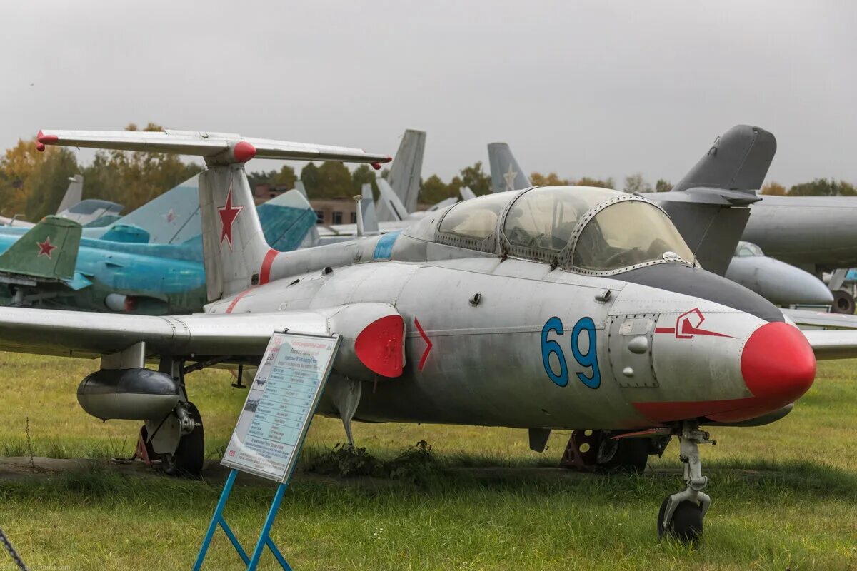 Л-29 Дельфин. Aero l-29 Delfin. Аэро л-29 Дельфин. L-29 Delfin самолёт.