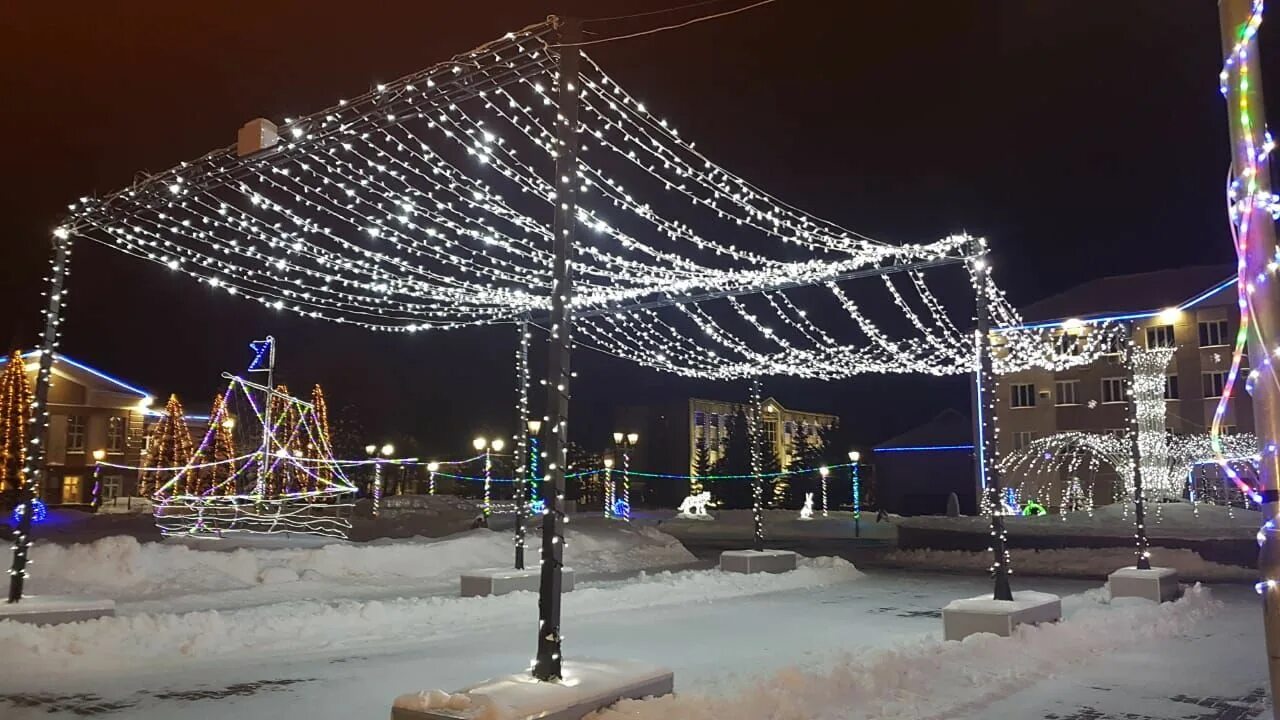 Питер осень ночь. Ноябрьск ночью летом. Огни любимого города. Ночной нижний новгород река. Огни нижнего новгорода.