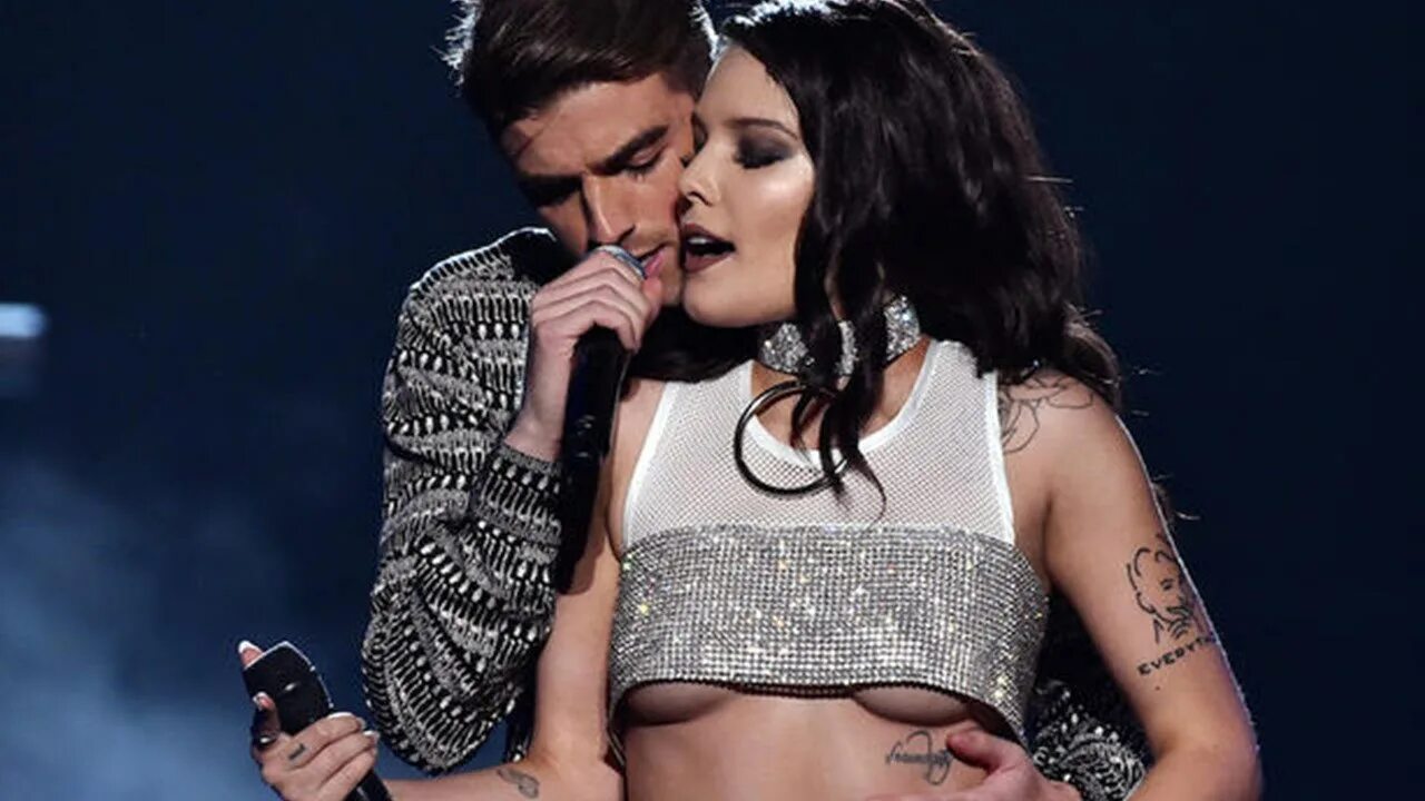 Halsey 2016. Halsey Chainsmokers. Эндрю Таггарт и Холзи. Холси и Chainsmokers. Closer music