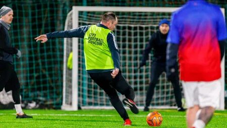 City Football Сокольники крытое. City Football Сокольники крутое. Раздевалки в футбольной Академии Спартака в Сокольниках фото. Тренировка 24 часа