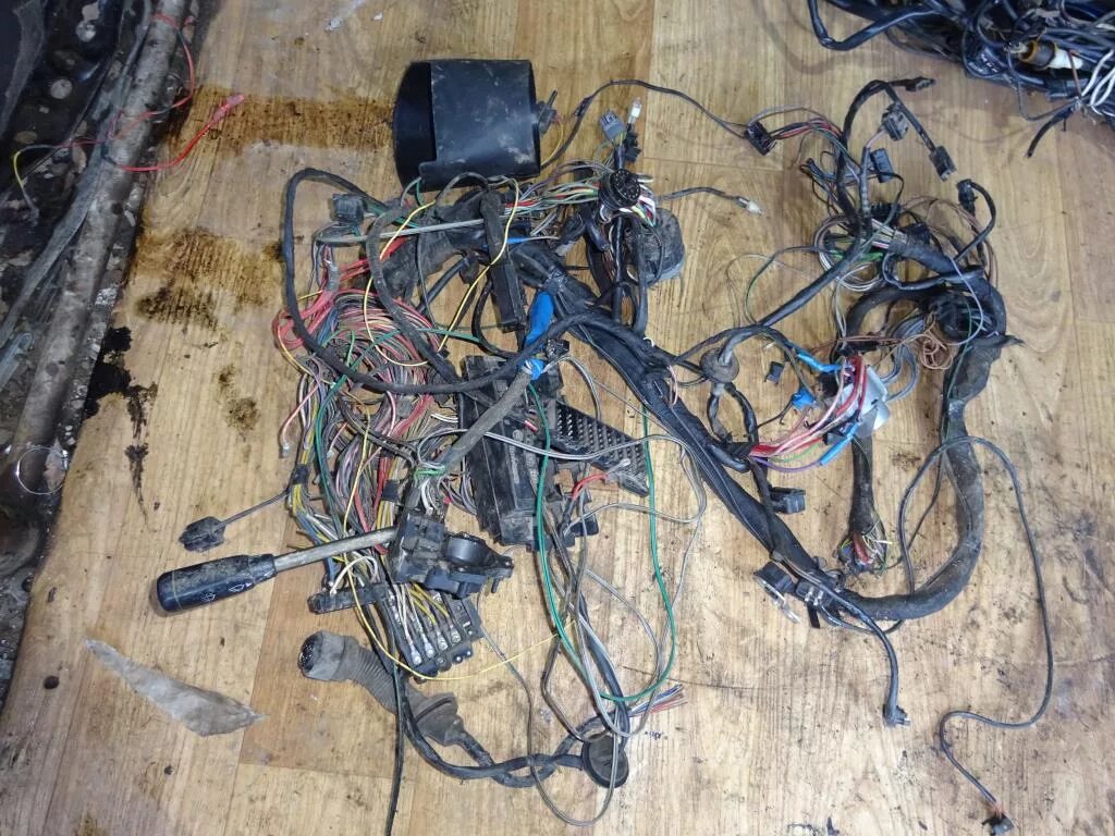 проводка 124. проводка 124. разъем эбу мерседес 124. проводка w124 новая. проводка мерседес 124.