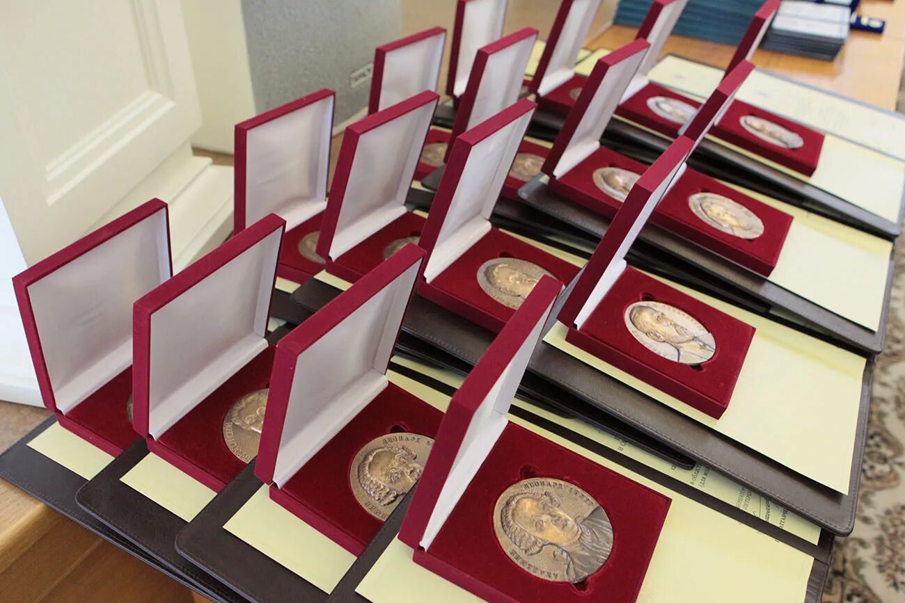 лауреат премии правительства российской федерации. диплом лауреата государственной премии. премии в сфере техники. премия стечкина тула. премии в сфере техники.