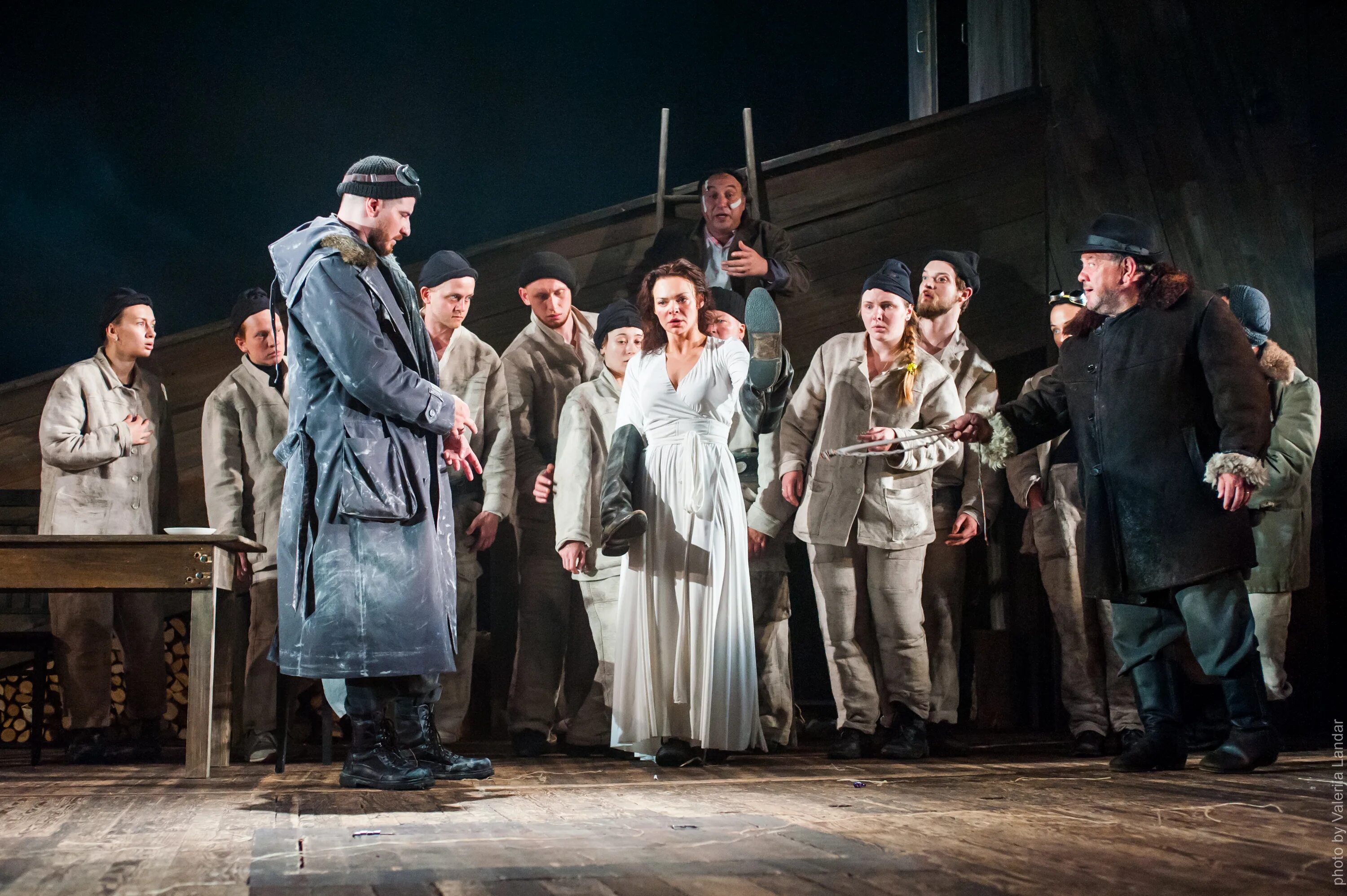 украл алкоголь. я капитан америка мемы. украдеш. капитан америка приколы. кража из сумочки.