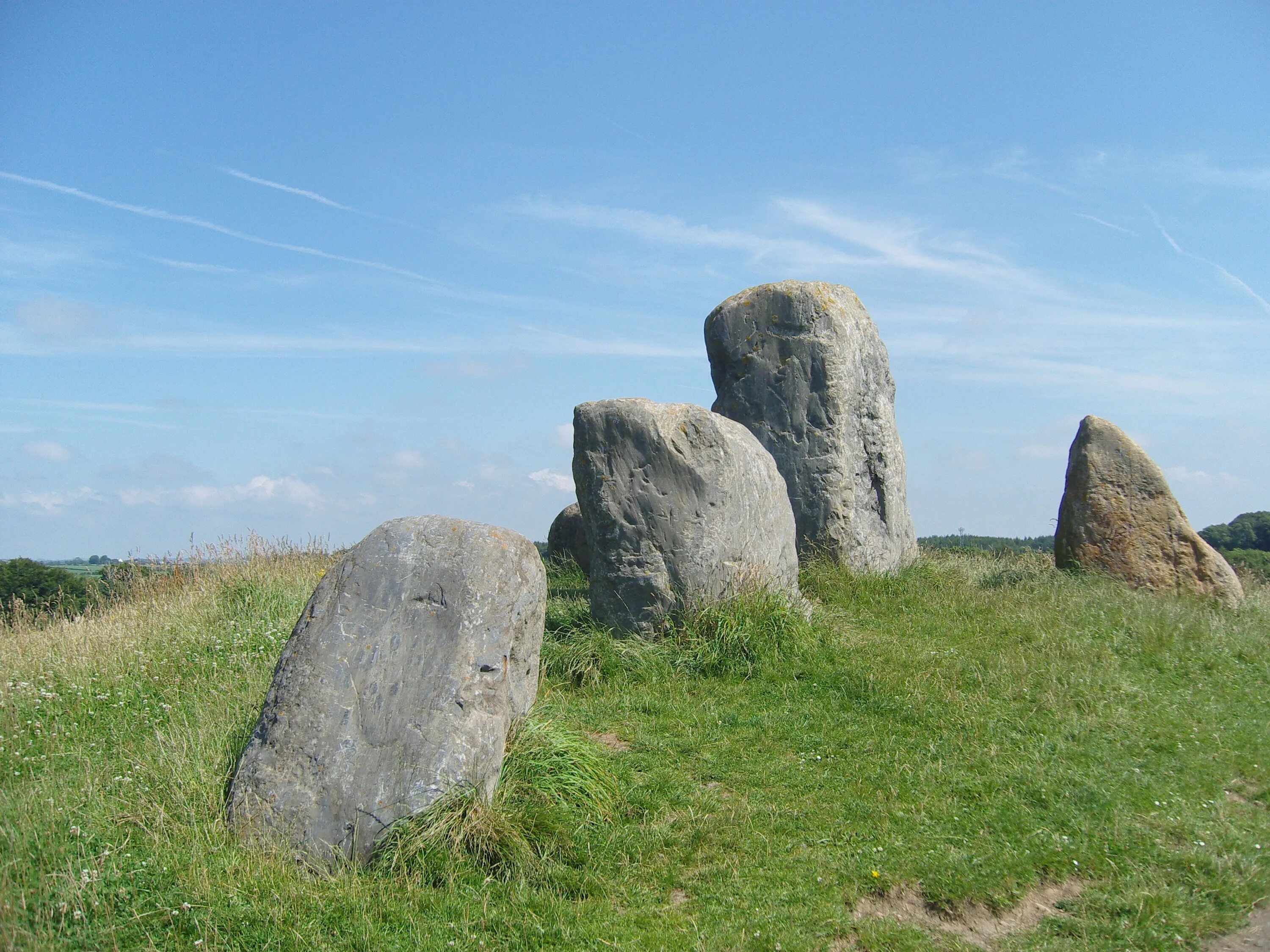 Камни баш и Башиха. Камни баш и Башиха фото. Каменный холм Тульская область. Стоячие камни. Стоит холм
