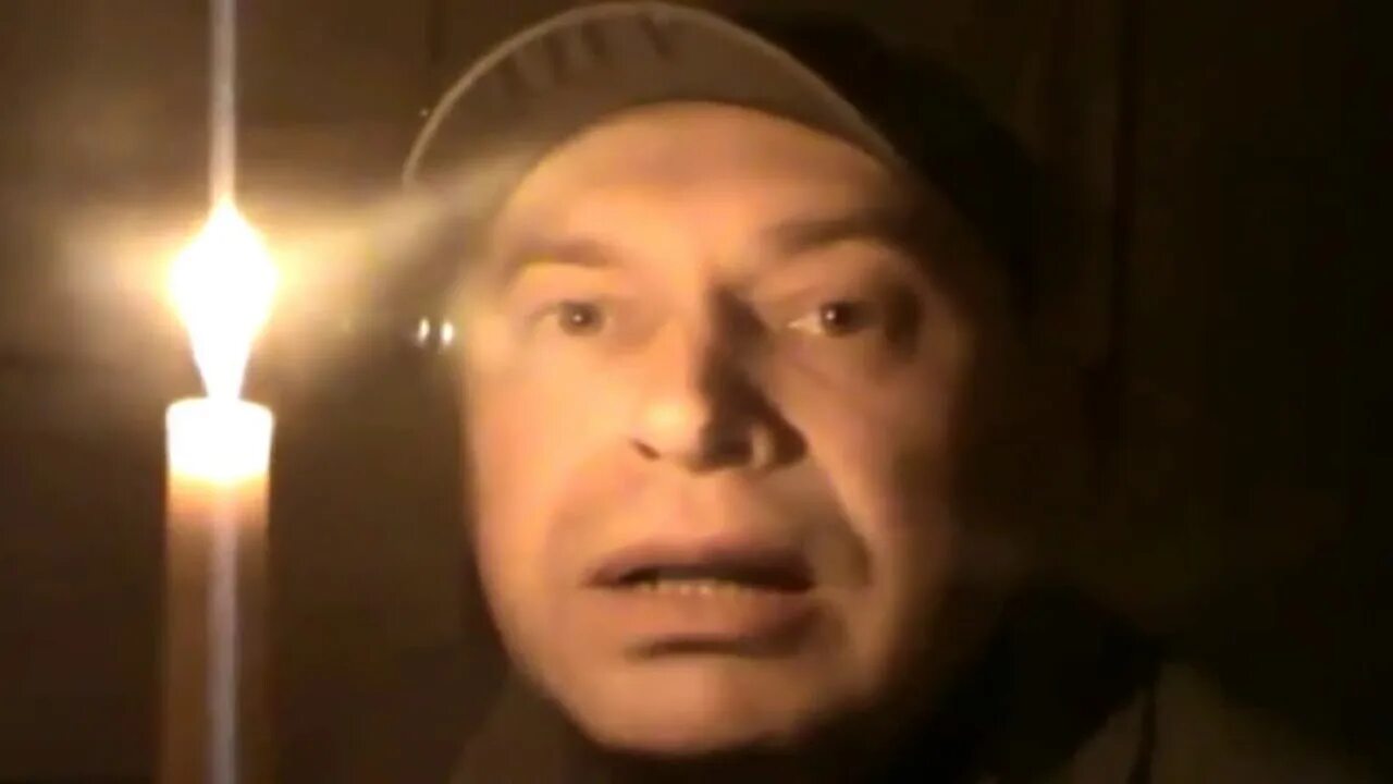 гена горин со свечкой. торт с бабкой. писарь живопись. геннадий горин боже. рождественская история фильм 2009.