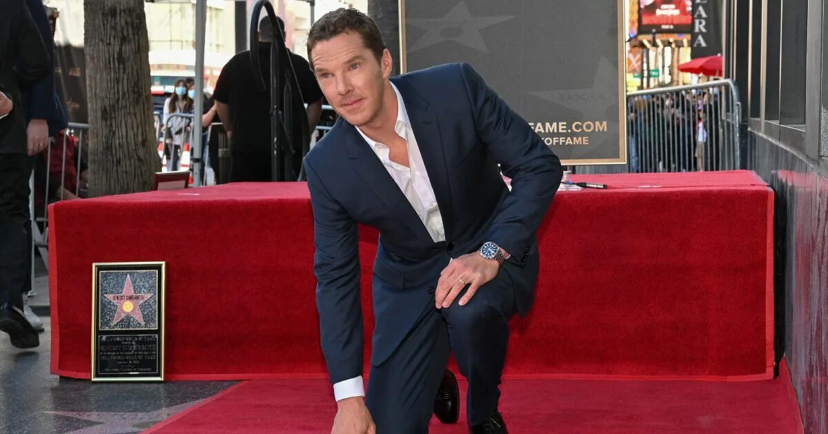 Майкл дуглас получил звезду на голливудской аллее славы. Кристоф вальц голливудская звезда. Ди каприо звезда на аллее славы. Скарлетт йоханссон звезда на аллее славы. Хью джекман звезда на аллее славы.