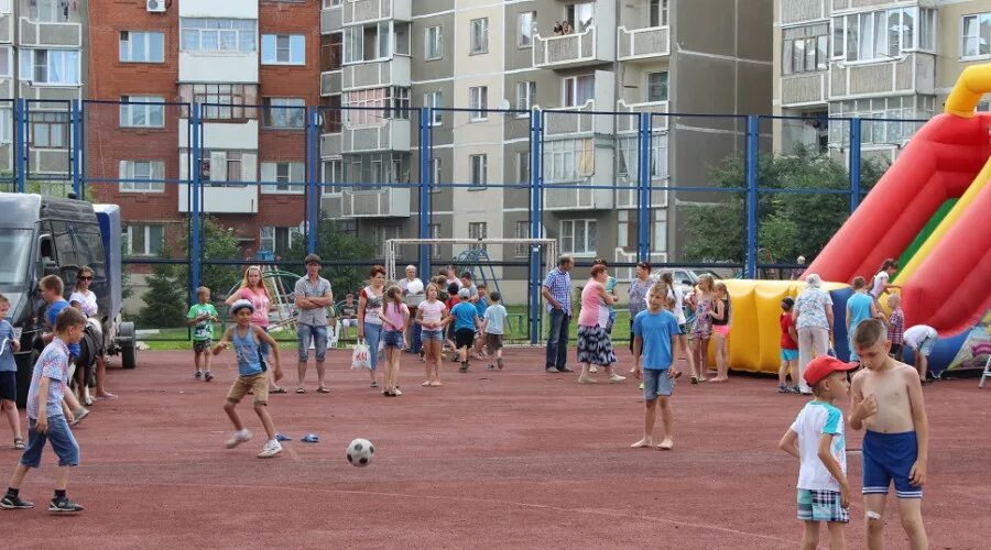 Погода мстихино. Мстихино Калуга. Лесная Поляна Мстихино Калуга. Деревня Мстихино. Школа Мстихино Калуга.