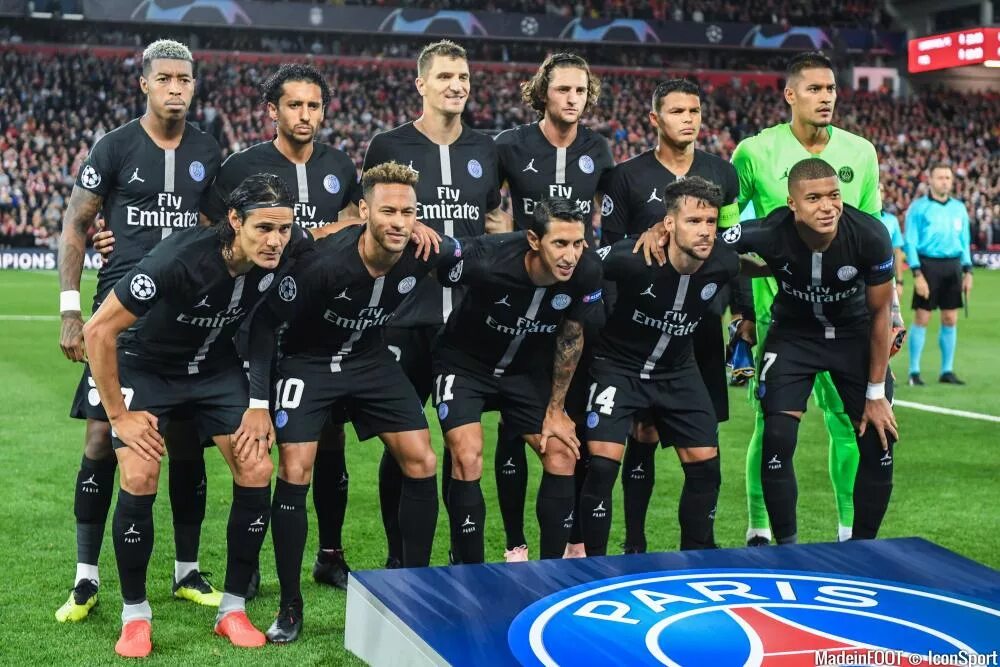 Фото футбольной команды псж. Футбольный клуб пари сен-жермен. Париж сен жермен футбольный. Париж сен жермен футбольный клуб. Фото футбольного клуба псж.