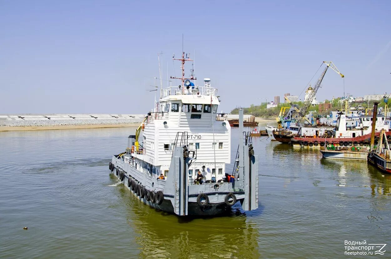 Рт 770. Рт 770. Баржа проекта р-56. Теплоход буксир толкач рт-600. Буксир толкач.